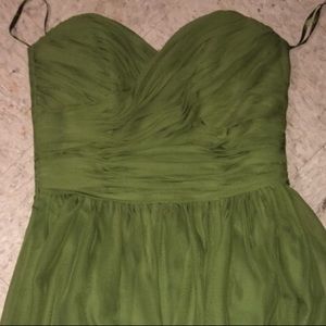 Green sleeveless dress